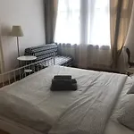 Lullaby Private Δωμάτια σε οικογενειακή κατοικία Πόζναν