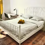 Lullaby Private Δωμάτια σε οικογενειακή κατοικία Πόζναν